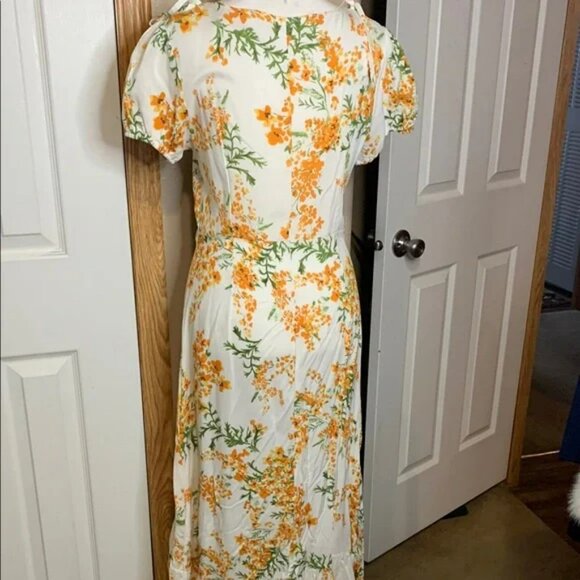 Floral Maxi Dress in White and Orange EUC - Picture 4 of 9